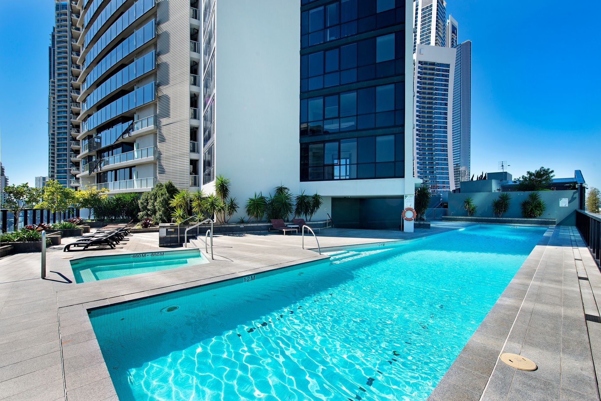 Circle on Cavill pool, Surfers Paradise