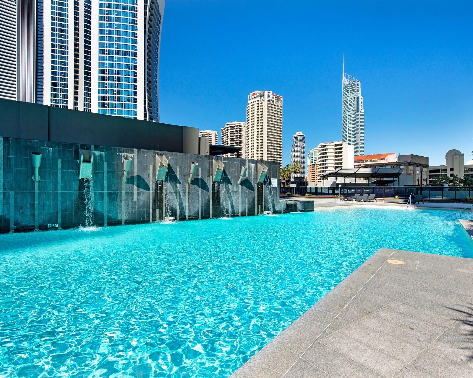wowstay — Circle on Cavill, Surfers Paradise